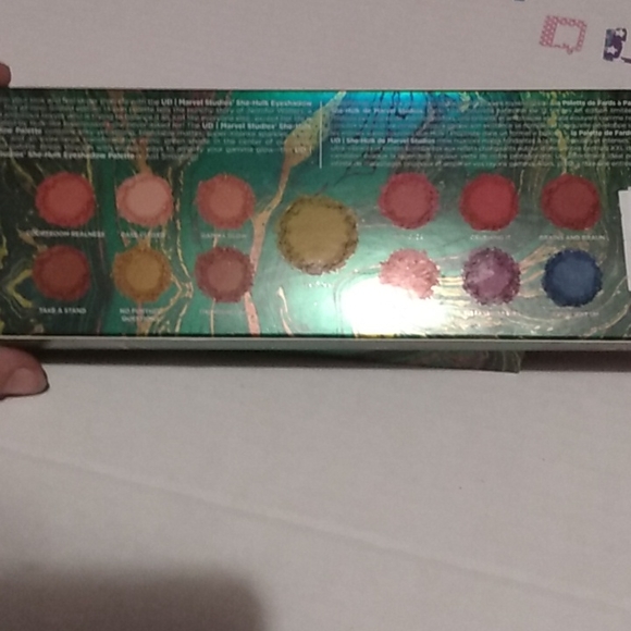 Urban decay she/hulk collerbration with marvel studios new in the box - Picture 10 of 10